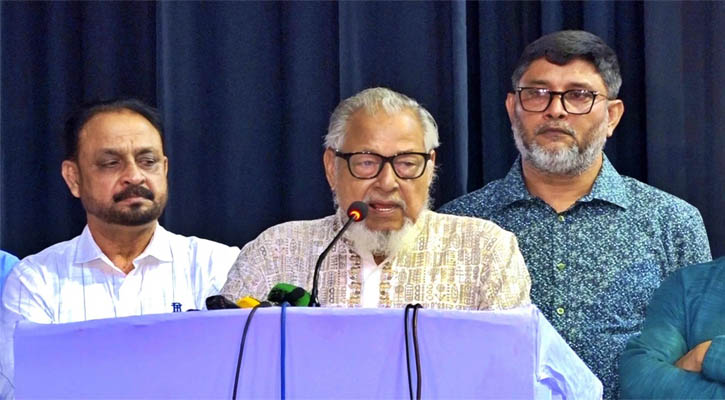 আইনের অস্পষ্টতা কাজে লাগিয়ে প্রয়োগকারীরাই নিপীড়ন চালাচ্ছে: নজরুল